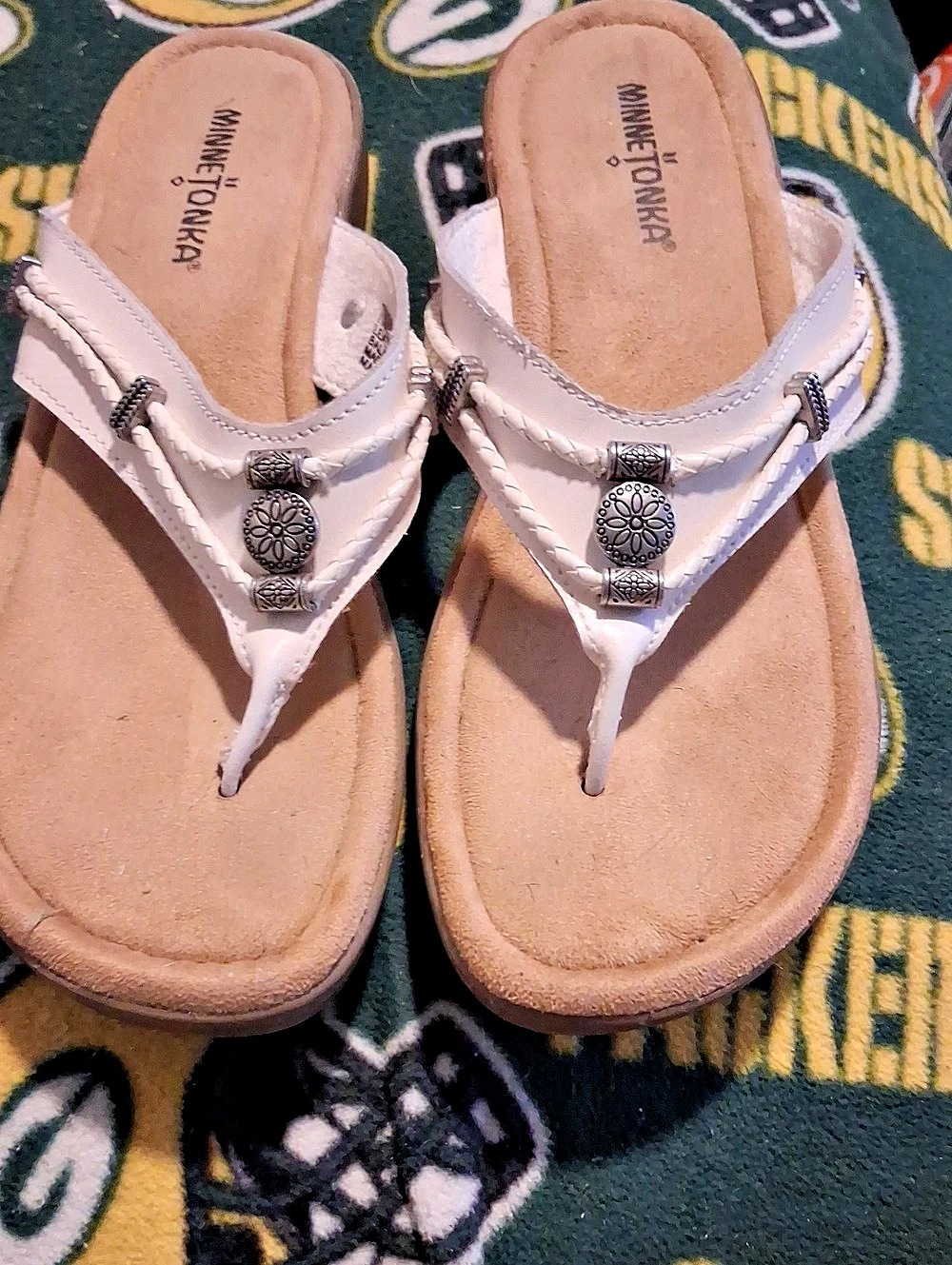 Minnetonka Silverthorne Leather Thong Sandals White US 10